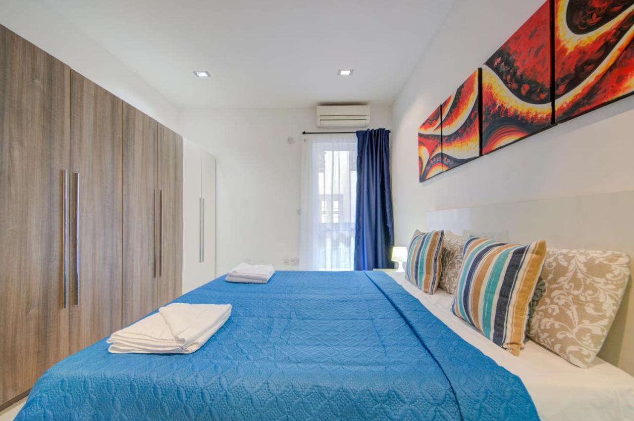 St Julians 2 Bedroom Apartment With Commanding Seaviews By Shortletsmalta San Ġiljan Extérieur photo