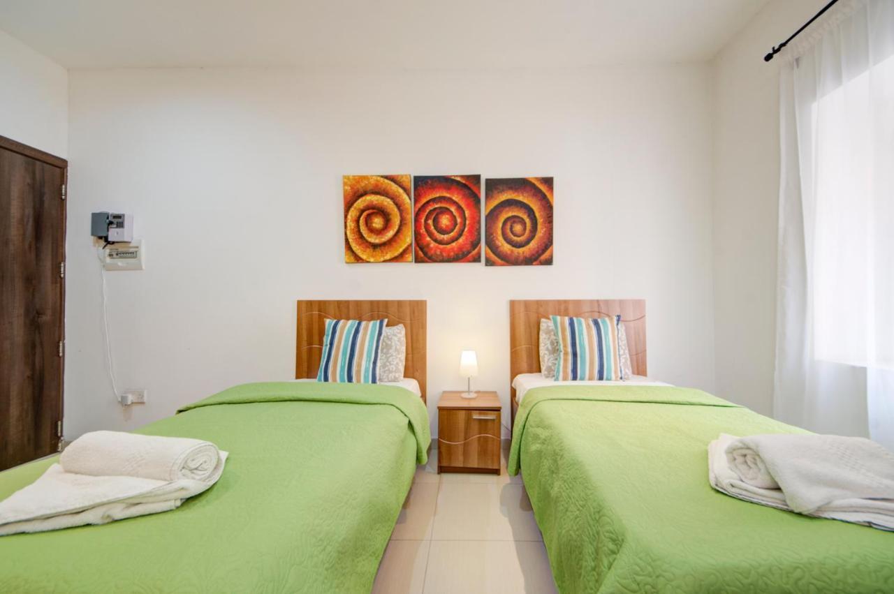 St Julians 2 Bedroom Apartment With Commanding Seaviews By Shortletsmalta San Ġiljan Extérieur photo