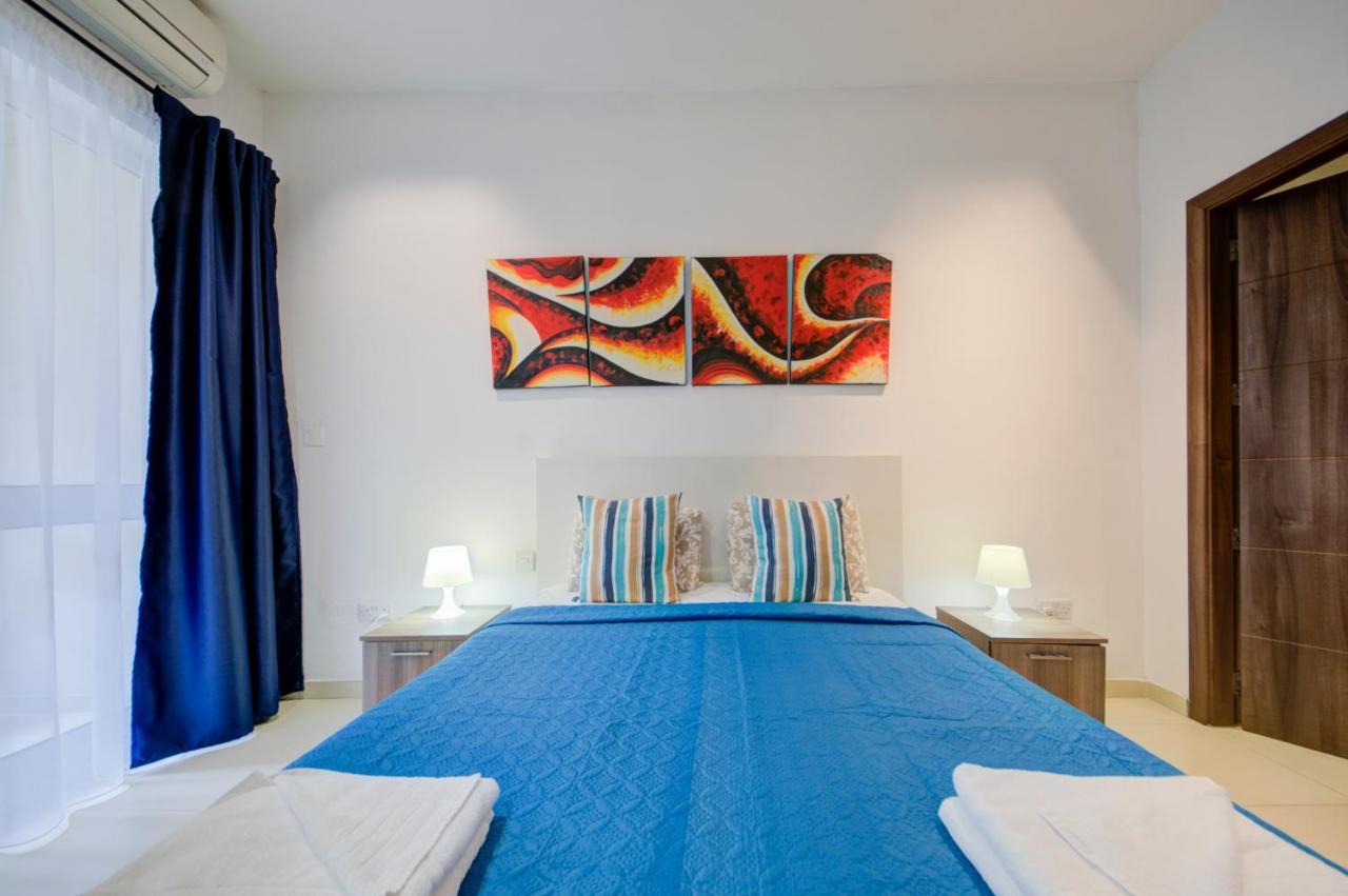 St Julians 2 Bedroom Apartment With Commanding Seaviews By Shortletsmalta San Ġiljan Extérieur photo
