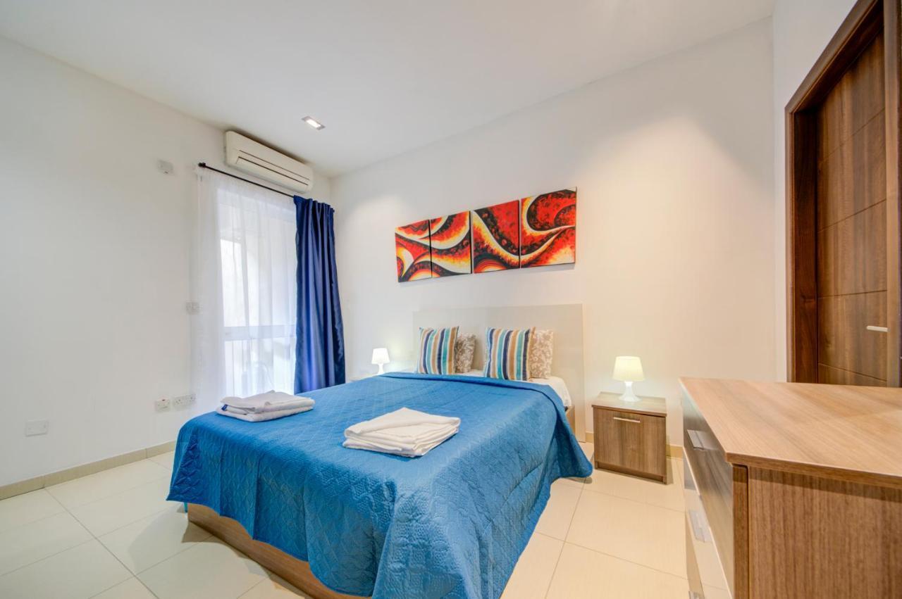 St Julians 2 Bedroom Apartment With Commanding Seaviews By Shortletsmalta San Ġiljan Extérieur photo